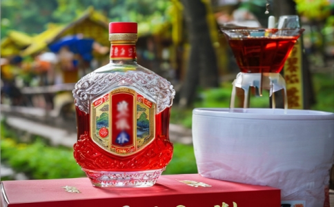 成都進(jìn)口紅酒市場(chǎng) 剖析葡萄酒原裝進(jìn)口和原瓶進(jìn)口